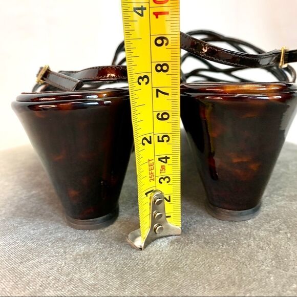 STUART Weitzman tortoise patent strappy wedge sandal Sz 8 - Picture 7 of 10